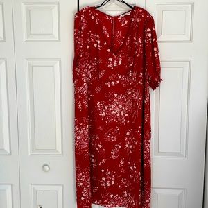 Red and white floral dress. Estelle size 4x (closer to 3x size). Worn once.
